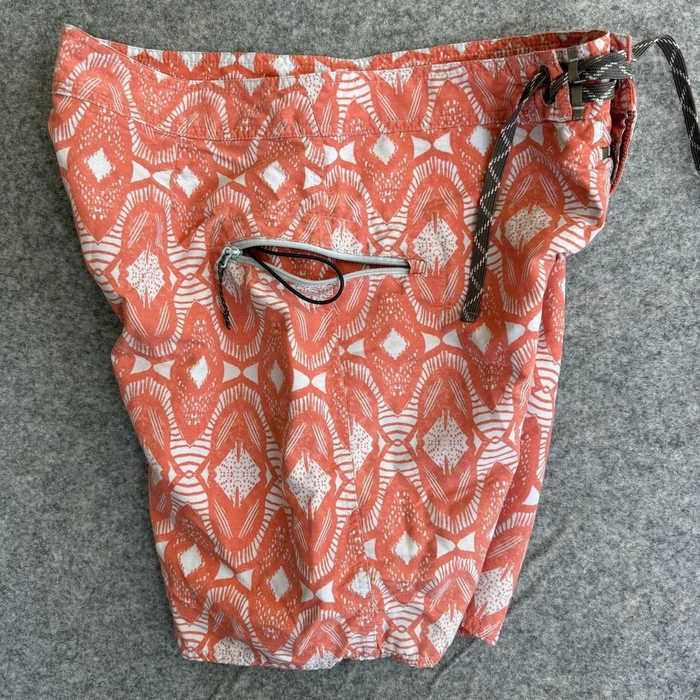Patagonia Minimalist Wavefarer Board Shorts Mens 31 Orange Geometric Surf‎ Swim